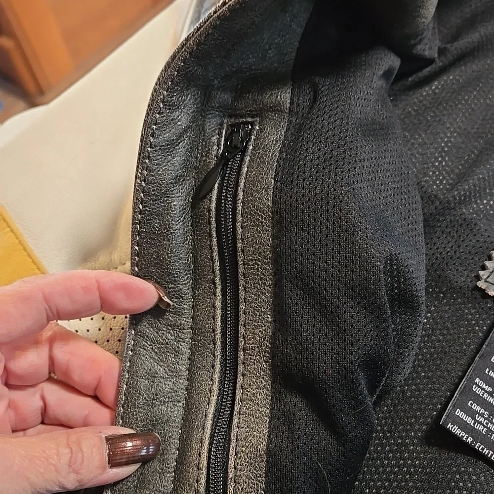 Harley-Davidson Leather Jacket Size 1W Unique Distressed Black Yellow Ivory - Picture 14 of 15